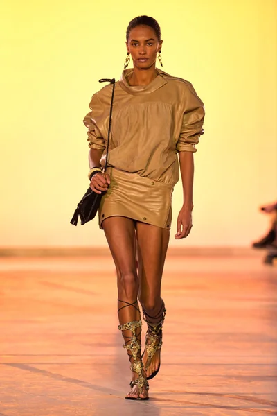 Look 9
